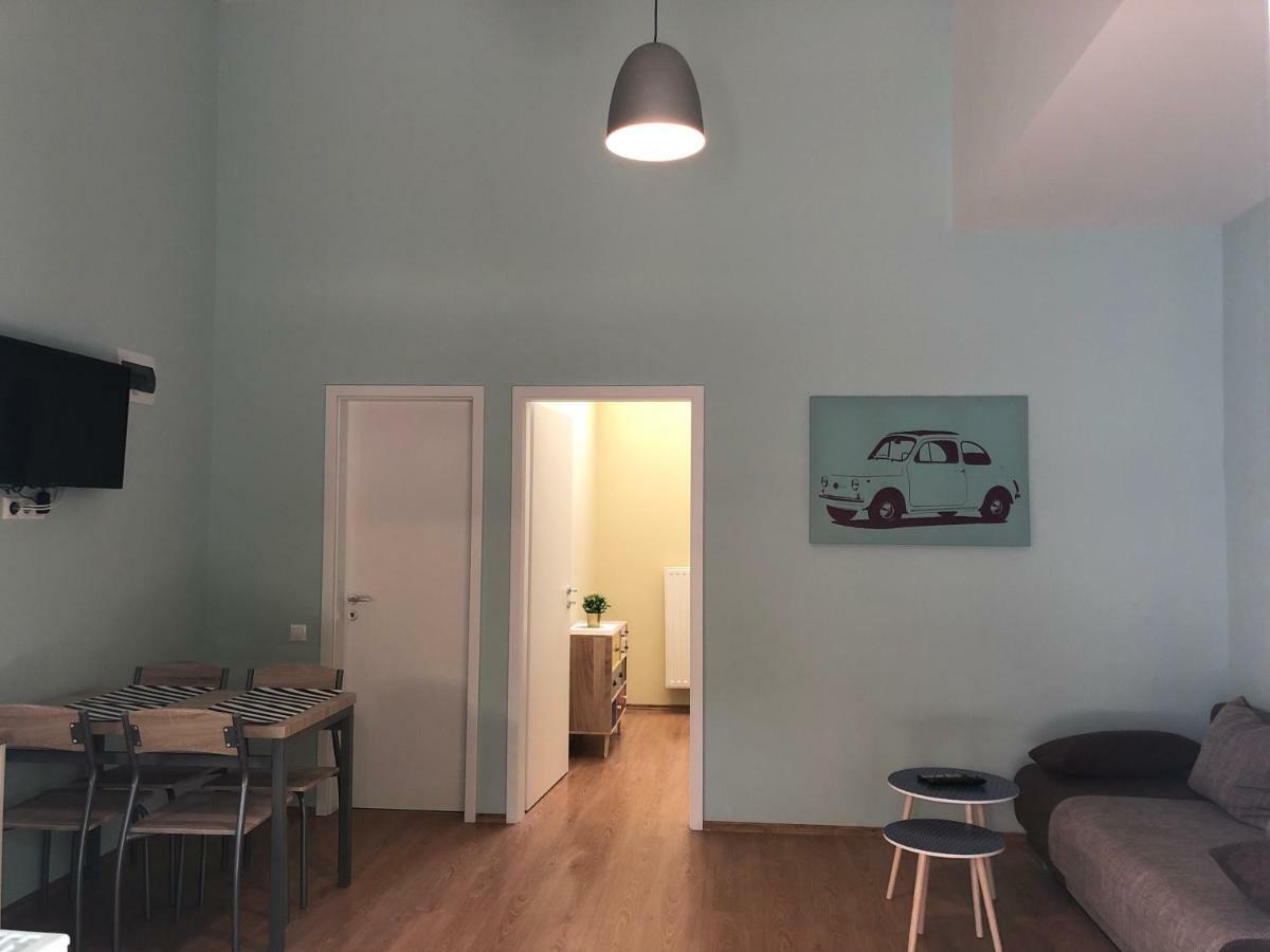 White Crow House Apartment Heviz Bagian luar foto