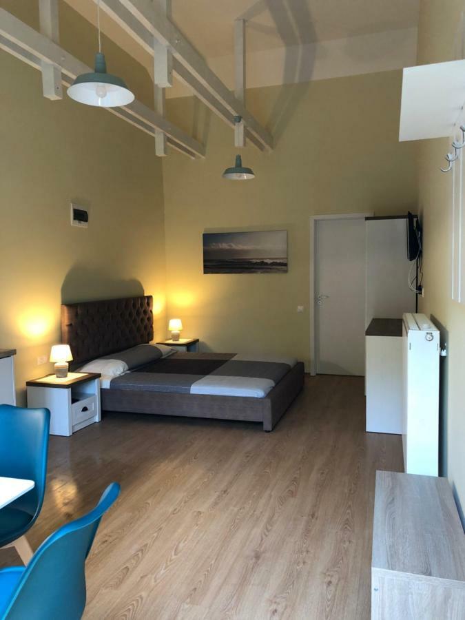 White Crow House Apartment Heviz Bagian luar foto