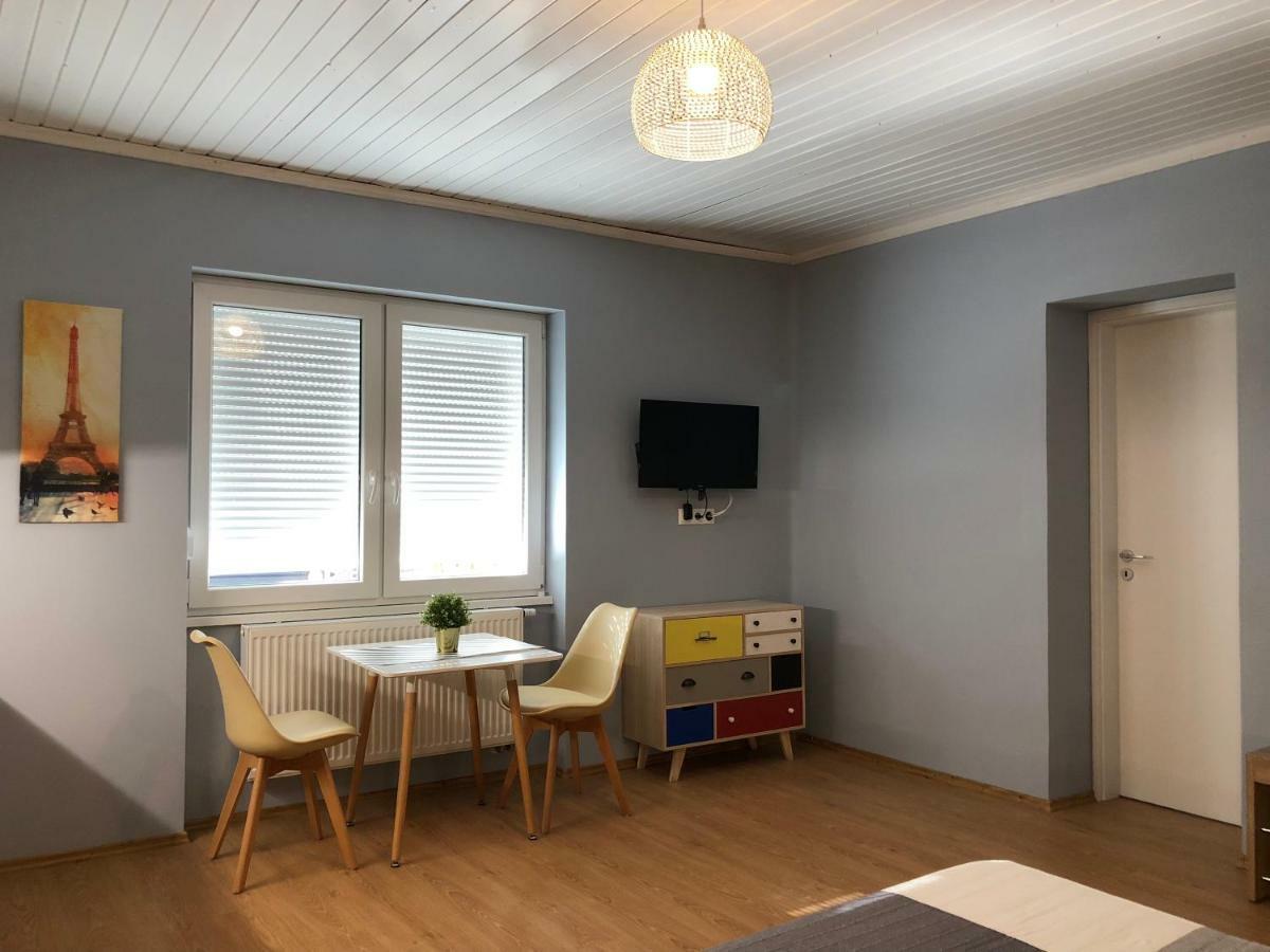 White Crow House Apartment Heviz Bagian luar foto